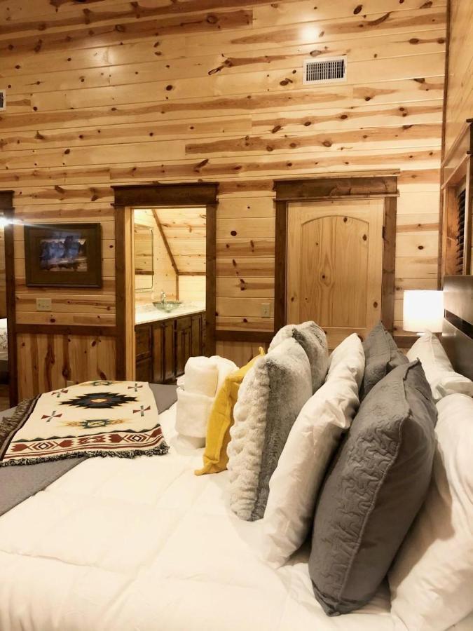 Stone Mountain Lodge 5000Sqft 6 Bed Game Room Pool Table Hot Tub 布罗肯鲍 外观 照片