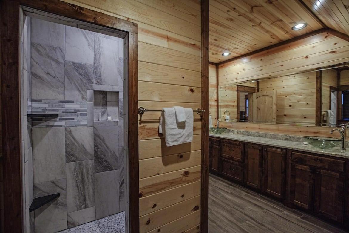 Stone Mountain Lodge 5000Sqft 6 Bed Game Room Pool Table Hot Tub 布罗肯鲍 外观 照片